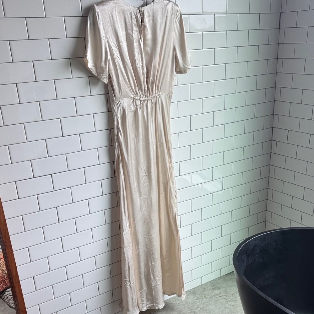DISSH Annabelle Pearl Satin Gown - Picture 9 of 9